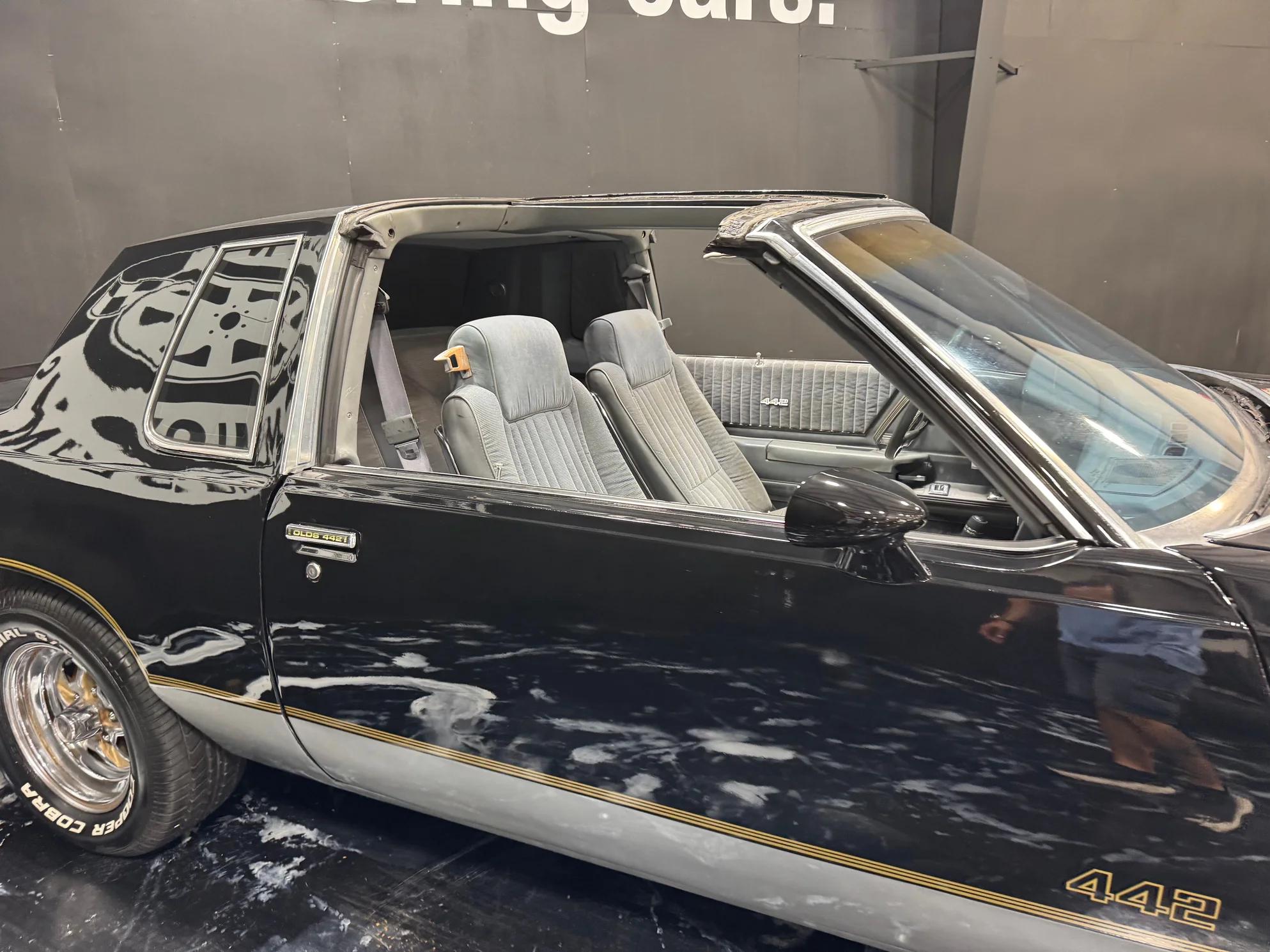 oldsmobile cutlass supreme 1987 1G3GR1191HP321815 image oldsmobile cutlass supreme 1987 1G3GR1191HP321815 image
